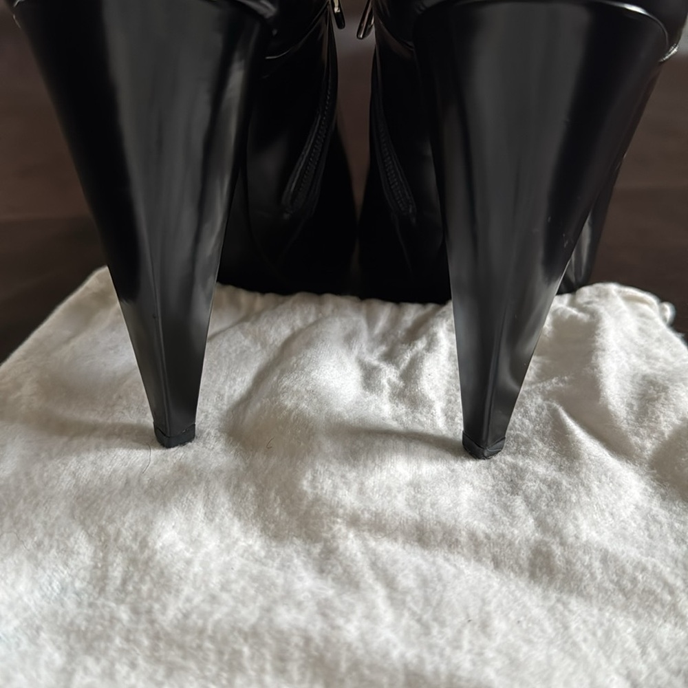 Authentic Prada Boots. - Picture 6 of 10